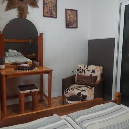 Apartman Breza รูมา ภายนอก รูปภาพ