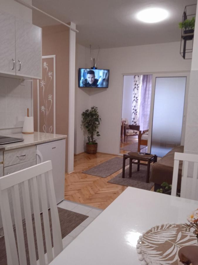 Apartman Breza รูมา ภายนอก รูปภาพ